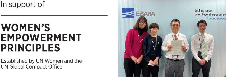 Asami (second from the right) and a member of the HR team signing the document. *Masks removed only for the photo.