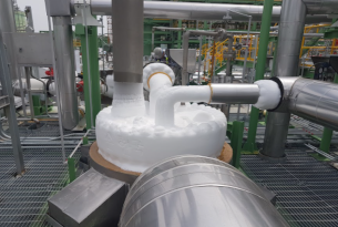 Elliott Cryodynamics® pump installed in an LNG receiving terminal<br>(&quot;Cryodynamics&quot; is a registered trademark of the Elliott Group in the United States.)